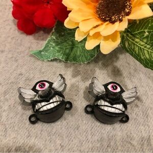 NWOT - Vintage ‘My Pet Monster’ Bow Biters